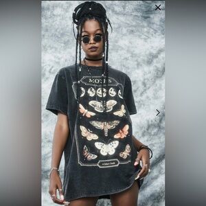 DOLLS KILL | Delia*s || Faded Black ‘Guide To Moths’ Oversized T-Shirt | med